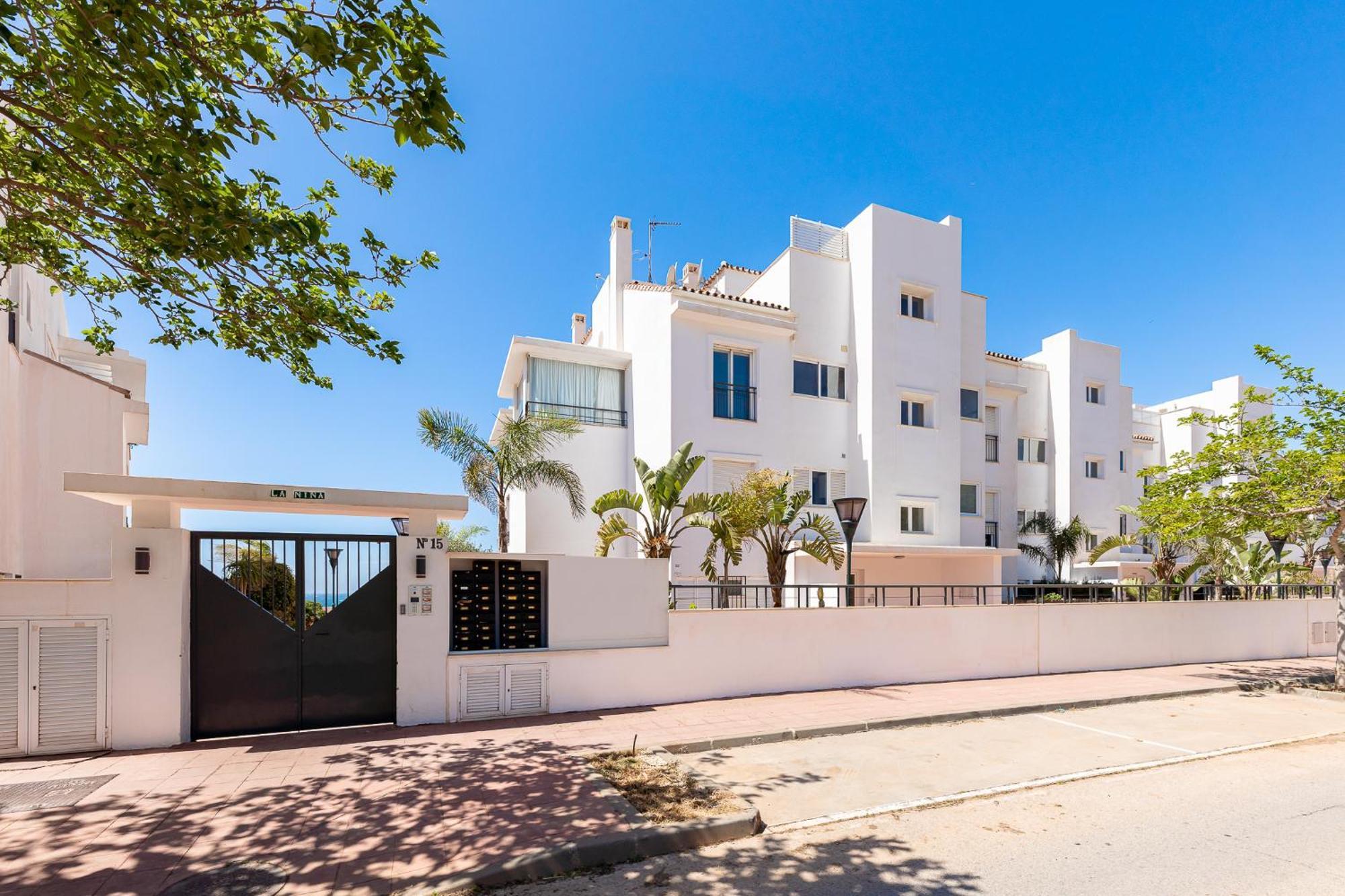 Keywise Beachhouse Oceanblue เบนัลมาเดนา ภายนอก รูปภาพ